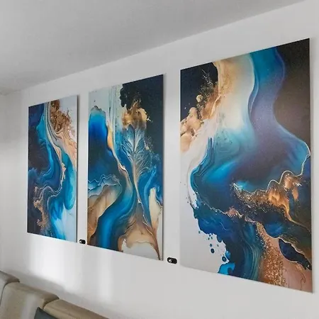 Lejlighed Luxus Im Zentrum Fuer 6 Personen Mit 3 Zimmern, Balkon, Parkplatz, Wlan Dresden
