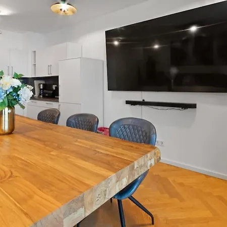 Daire Luxus Im Zentrum Fuer 6 Personen Mit 3 Zimmern, Balkon, Parkplatz, Wlan Dresden