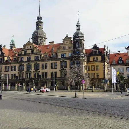 Lejlighed Luxus Im Zentrum Fuer 6 Personen Mit 3 Zimmern, Balkon, Parkplatz, Wlan Dresden
