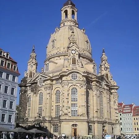 Luxus Im Zentrum Fuer 6 Personen Mit 3 Zimmern, Balkon, Parkplatz, Wlan Dresden