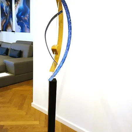 Luxus Im Zentrum Fuer 6 Personen Mit 3 Zimmern, Balkon, Parkplatz, Wlan Dresden